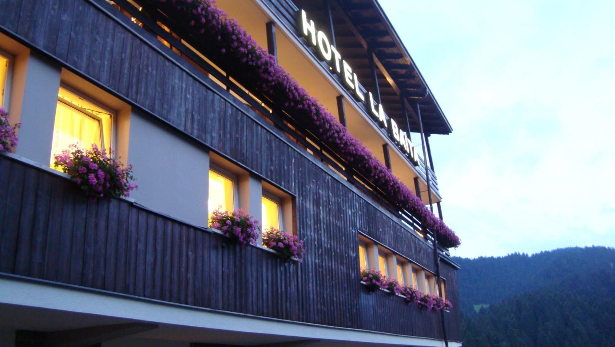 Hotel La Baita 安达洛 外观 照片